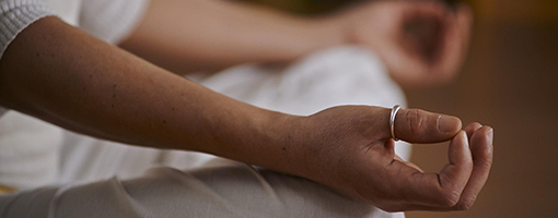 MBSR-Achtskeitstraining-Vertiefungsgruppe-Meditation-online-Birgit-Hartmann-Pool-Hamburg